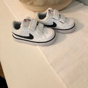 Toddler nikes size 5